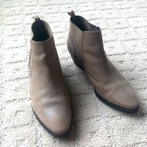 Aquatalia distressed leather and elastic booties size 8.5